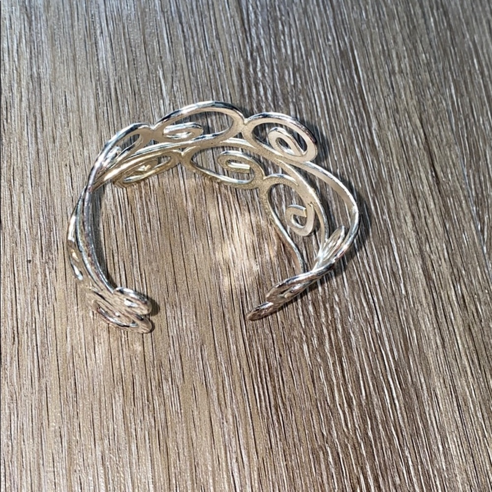Beautiful Silver Wrist Cuff - Picture 3 of 5